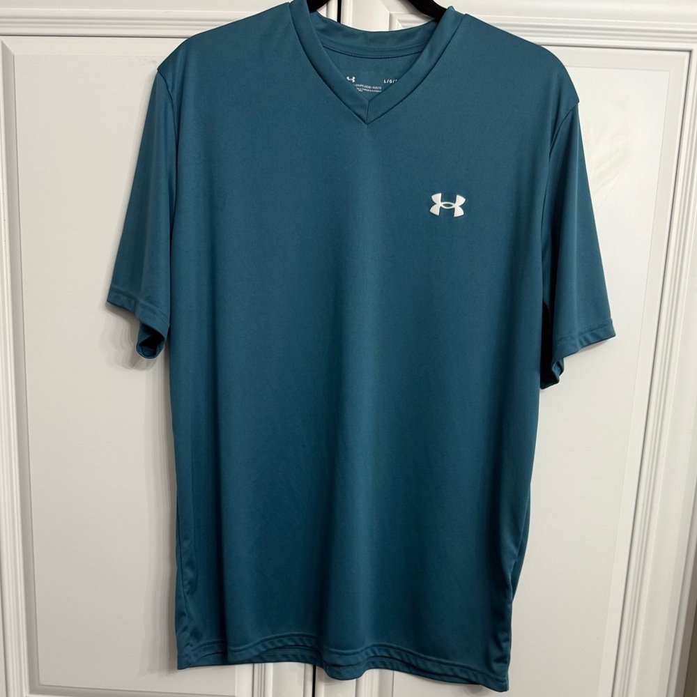 Under Armour Sz Large Teal Blue Loose Fit V-Neck Short Sleeve T-Shirt Polyester